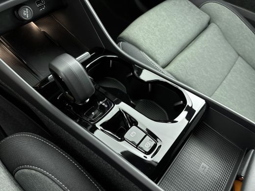 Volvo  XC40 1.5 T4 Recharge Plus Dark | Voorruit verwarming | Trekhaak | PDC + 360 Camera | Adaptive Cruiscon... ActivLease financial lease