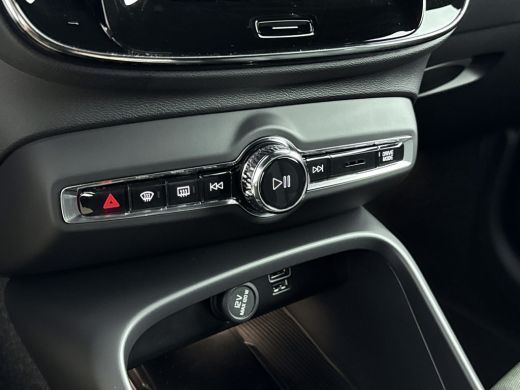 Volvo  XC40 1.5 T4 Recharge Plus Dark | Voorruit verwarming | Trekhaak | PDC + 360 Camera | Adaptive Cruiscon... ActivLease financial lease