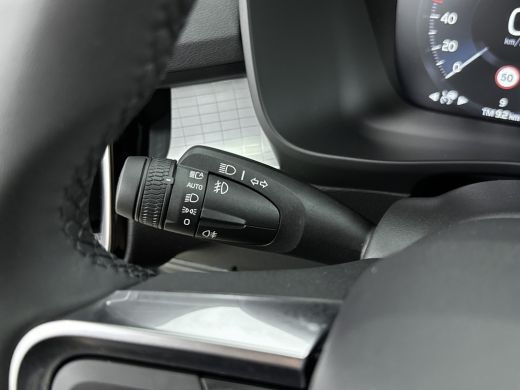 Volvo  XC40 1.5 T4 Recharge Plus Dark | Voorruit verwarming | Trekhaak | PDC + 360 Camera | Adaptive Cruiscon... ActivLease financial lease