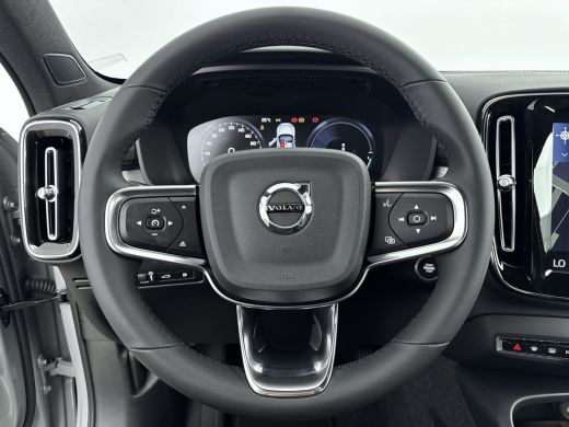 Volvo  XC40 1.5 T4 Recharge Plus Dark | Voorruit verwarming | Trekhaak | PDC + 360 Camera | Adaptive Cruiscon... ActivLease financial lease