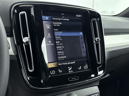 Volvo  XC40 1.5 T4 Recharge Plus Dark | Voorruit verwarming | Trekhaak | PDC + 360 Camera | Adaptive Cruiscon... ActivLease financial lease