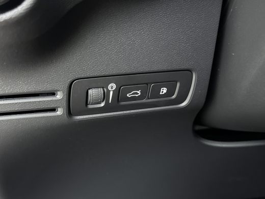 Volvo  XC40 1.5 T4 Recharge Plus Dark | Voorruit verwarming | Trekhaak | PDC + 360 Camera | Adaptive Cruiscon... ActivLease financial lease