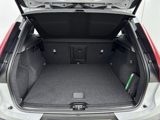 Volvo  XC40 1.5 T4 Recharge Plus Dark | Voorruit verwarming | Trekhaak | PDC + 360 Camera | Adaptive Cruiscon... ActivLease financial lease