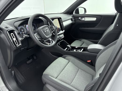 Volvo  XC40 1.5 T4 Recharge Plus Dark | Voorruit verwarming | Trekhaak | PDC + 360 Camera | Adaptive Cruiscon... ActivLease financial lease