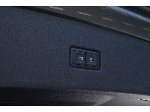 Audi Q8 60 TFSI e quattro Pro Line S Competition | Adaptieve Cruise | Trekhaak | Stoelverwarming | Memory... ActivLease financial lease