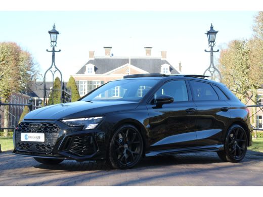 Audi RS3 2.5 TFSI RS3 400PK QUATTRO | PANO DAK | BLACK OPTIC | ALCANTARA STUUR | HEAD UP DISPLAY | CAMERA ... Audi RS3 2.5 TFSI RS3 400PK QUATTRO | PANO DAK | BLACK OPTIC | ALCANTARA STUUR | HEAD UP DISPLAY | CAMERA ...