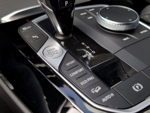 BMW X3 xDrive20i M-Sport | Laser LED | Lederen Bekleding | 19 inch | Navigatie | Cruise Control ActivLease financial lease