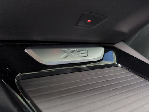 BMW X3 xDrive20i M-Sport | Laser LED | Lederen Bekleding | 19 inch | Navigatie | Cruise Control ActivLease financial lease