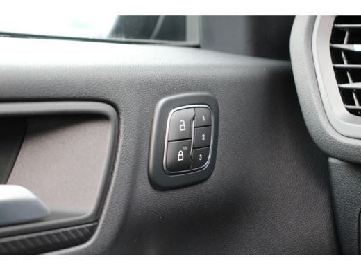 Ford Kuga 2.5 PHEV ST-LINE X | SNEL RIJDEN! | PANODAK | WINTERPACK | DRIVER ASS PACK | 19" VELGEN | 2100KG ... ActivLease financial lease