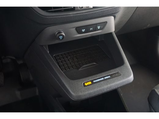 Ford Transit Courier Limited 44 kWh | Voorraad, Snel Leverbaar! | Driver Assistance Pack | Trekhaak | ActivLease financial lease