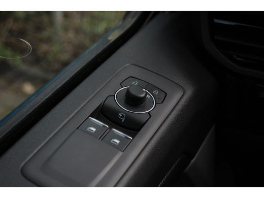 Ford Transit Custom 320 2.5 PHEV 233PK L2H1 DC SPORT | INCL BPM | DUBBEL SCHUIFDEUR | B&O AUDIO | 19''LMV | STANDVERW... ActivLease financial lease