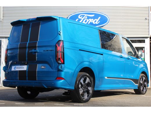 Ford Transit Custom 320 2.5 PHEV 233PK L2H1 DC SPORT | INCL BPM | DUBBEL SCHUIFDEUR | B&O AUDIO | 19''LMV | STANDVERW... ActivLease financial lease