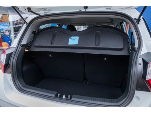 Hyundai i10 1.0 Comfort | Airco | Cruise Control | Apple Carplay/Android Auto | Achterbank in delen neerklapb... ActivLease financial lease