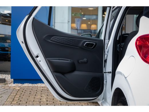 Hyundai i10 1.0 Comfort | Airco | Cruise Control | Apple Carplay/Android Auto | Achterbank in delen neerklapb... ActivLease financial lease