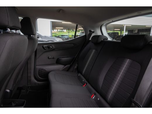 Hyundai i10 1.0 Comfort | Airco | Cruise Control | Apple Carplay/Android Auto | Achterbank in delen neerklapb... ActivLease financial lease