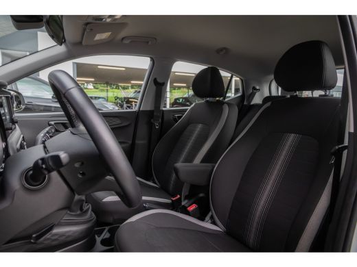 Hyundai i10 1.0 Comfort | Airco | Cruise Control | Apple Carplay/Android Auto | Achterbank in delen neerklapb... ActivLease financial lease