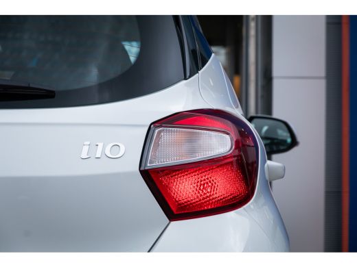 Hyundai i10 1.0 Comfort | Airco | Cruise Control | Apple Carplay/Android Auto | Achterbank in delen neerklapb... ActivLease financial lease