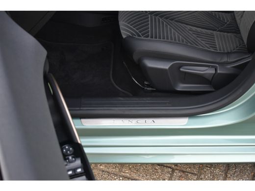 Lancia Ypsilon 1.2 Turbo Hybrid LX Automaat | Navigatie | Full-LED | Achteruitrijcamera | Adaptive Cruise | Verk... ActivLease financial lease