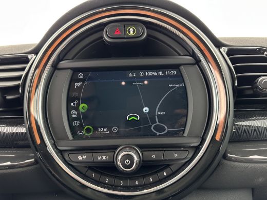 Mini Clubman 1.5 Cooper Chili (INCL-BTW) Aut. *LEATHER-MICROFIBRE | FULL-LED | KEYLESS | NAVI-FULLMAP | SPORT-... ActivLease financial lease