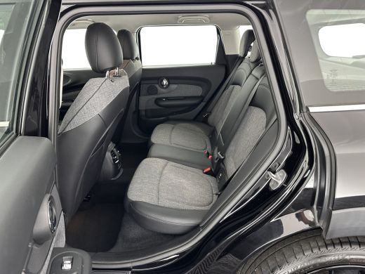 Mini Clubman 1.5 Cooper Chili (INCL-BTW) Aut. *LEATHER-MICROFIBRE | FULL-LED | KEYLESS | NAVI-FULLMAP | SPORT-... ActivLease financial lease