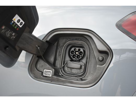 Opel Corsa-e 50 kWh 3 Fase | Navigatie by App | Full-LED | 16"LMV | Climate Control | Parkeersensoren | !! ActivLease financial lease