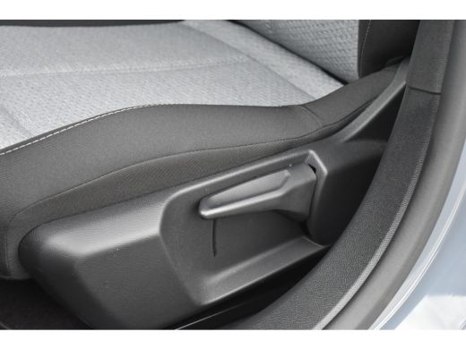 Opel Corsa-e 50 kWh 3 Fase | Navigatie by App | Full-LED | 16"LMV | Climate Control | Parkeersensoren | !! ActivLease financial lease