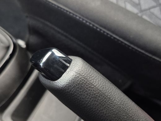 Opel KARL 1.0 ecoFLEX 120 Jaar Edition | Lichtmetalen velgen 15" | Parkeersensor achter | Speciale kleur ActivLease financial lease