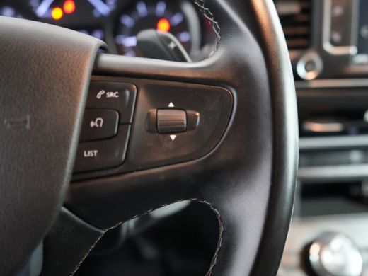 Opel Vivaro 2.0 Diesel 180pk Automaat L3 DC | Bumpers in carrosseriekleur | Cruise control | LED dagrijverlic... ActivLease financial lease