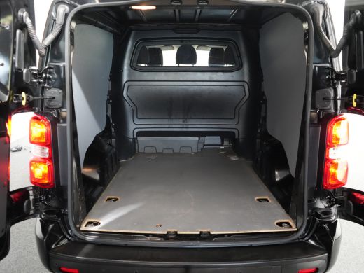 Opel Vivaro 2.0 Diesel 180pk Automaat L3 DC | Bumpers in carrosseriekleur | Cruise control | LED dagrijverlic... ActivLease financial lease