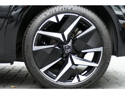 Peugeot 208 HYBRID 136PK GT AUTOMAAT / NAVI / CLIMA / PDC / 17" LMV / CAMERA V+A / PANO.DAK / FULL-LED / KEYL... ActivLease financial lease