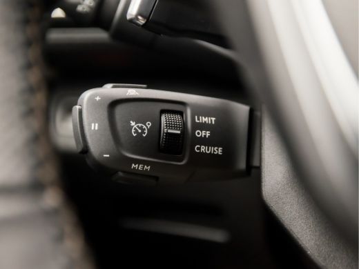 Peugeot 3008 1.6 HYbrid 225 GT 225Pk Automaat (APPLE CARPLAY, GROOT NAVI, LEDER, KEYLESS, 360 CAMERA, SPORTSTO... ActivLease financial lease