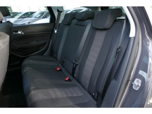 Peugeot 308 SW 1.2 PURETECH 130PK ALLURE / NAVI / LED / PDC / CLIMA / 16"LMV / CAMERA / PANO.DAK / BLUETOOTH ... ActivLease financial lease