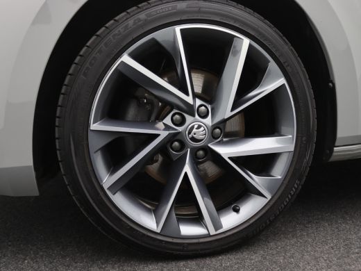 Skoda Superb Combi 1.4 TSI iV Sportline Business Trekhaak wegklapbaar, Elek. achterklep, Stoel-Stuurverwarming... ActivLease financial lease