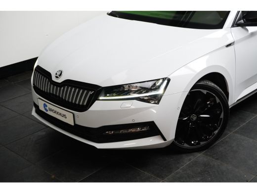 Skoda Superb Combi 1.4 TSI PHEV 204PK DSG-6 iV Sportline Business | TREKHAAK | PANORAMADAK | NAVIGATIE | 19 IN... ActivLease financial lease