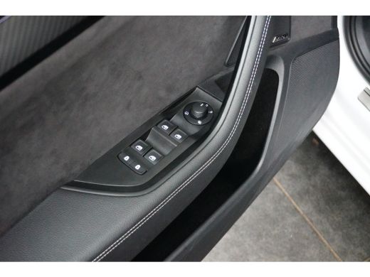 Skoda Superb Combi 1.4 TSI PHEV 204PK DSG-6 iV Sportline Business | TREKHAAK | PANORAMADAK | NAVIGATIE | 19 IN... ActivLease financial lease