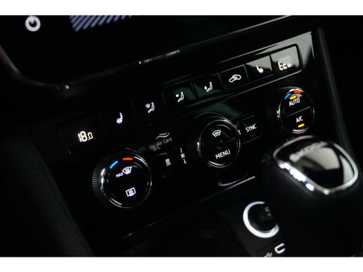 Skoda Superb Combi 1.4 TSI PHEV 204PK DSG-6 iV Sportline Business | TREKHAAK | PANORAMADAK | NAVIGATIE | 19 IN... ActivLease financial lease