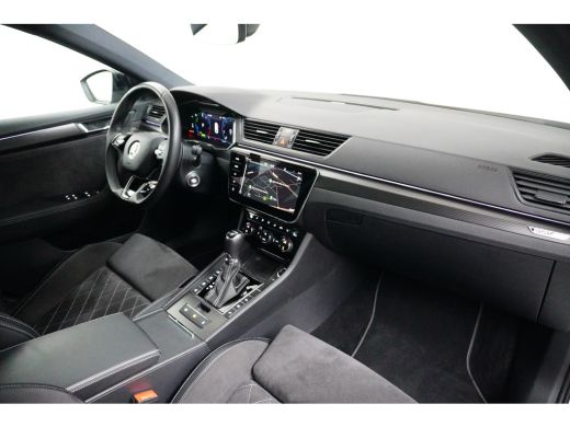 Skoda Superb Combi 1.4 TSI PHEV 204PK DSG-6 iV Sportline Business | TREKHAAK | PANORAMADAK | NAVIGATIE | 19 IN... ActivLease financial lease