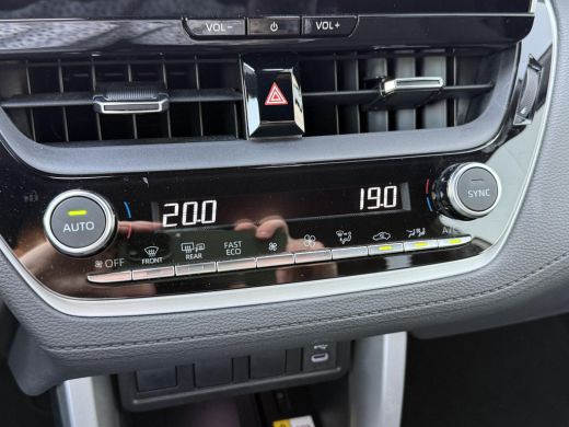 Toyota Corolla Cross Hybrid 140 Style **NAVIGATIE/ DODEHOEK DETECTIE/ PARKEERSENSOREN/ 36 MAANDEN GARANTIE** ActivLease financial lease