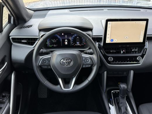 Toyota Corolla Cross Hybrid 140 Style **NAVIGATIE/ DODEHOEK DETECTIE/ PARKEERSENSOREN/ 36 MAANDEN GARANTIE** ActivLease financial lease