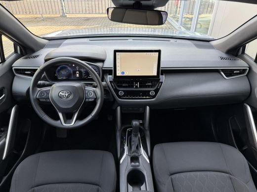 Toyota Corolla Cross Hybrid 140 Style **NAVIGATIE/ DODEHOEK DETECTIE/ PARKEERSENSOREN/ 36 MAANDEN GARANTIE** ActivLease financial lease