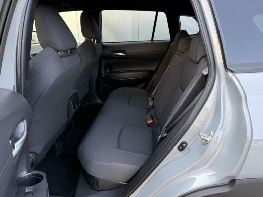 Toyota Corolla Cross Hybrid 140 Style **NAVIGATIE/ DODEHOEK DETECTIE/ PARKEERSENSOREN/ 36 MAANDEN GARANTIE** ActivLease financial lease