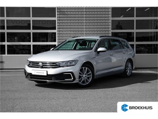 Volkswagen Passat Variant 1.4 TSI PHEV GTE Business | Achteruitrijcamera | Chroom delen exterieur | Climatronic ( 3... Volkswagen Passat Variant 1.4 TSI PHEV GTE Business | Achteruitrijcamera | Chroom delen exterieur | Climatronic ( 3...