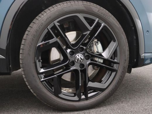 Volkswagen Tiguan 1.5 eHybrid R-Line Edition 272PK DSG Black Style, Trekhaak wegklapbaar, Panoramadak, Head-Up disp... ActivLease financial lease