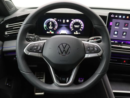 Volkswagen Tiguan 1.5 eHybrid R-Line Edition 272PK DSG Black Style, Trekhaak wegklapbaar, Panoramadak, Head-Up disp... ActivLease financial lease