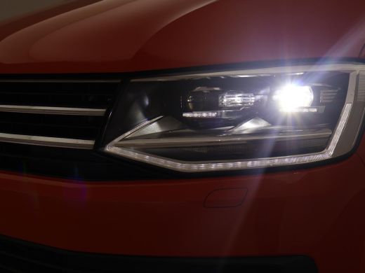 Volkswagen Transporter 2.0 TDI L2H1 4MOTION 204 PK DSG AUT. DUBBEL CAB. HIGHLINE + SCHUIFDAK | LED | ADAPTIVE CRUISE | 2... ActivLease financial lease