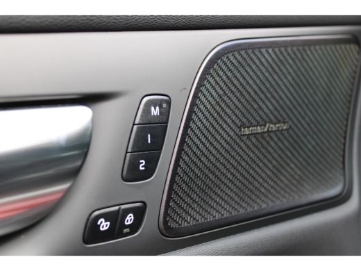 Volvo  S60 B3 R-Design | Styling-Pakket | Panoramisch schuif-/kanteldak | Stoel & stuurwielverwarming | ActivLease financial lease