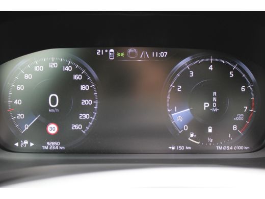 Volvo  S60 B3 R-Design | Styling-Pakket | Panoramisch schuif-/kanteldak | Stoel & stuurwielverwarming | ActivLease financial lease