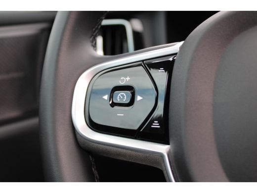 Volvo  S60 B3 R-Design | Styling-Pakket | Panoramisch schuif-/kanteldak | Stoel & stuurwielverwarming | ActivLease financial lease