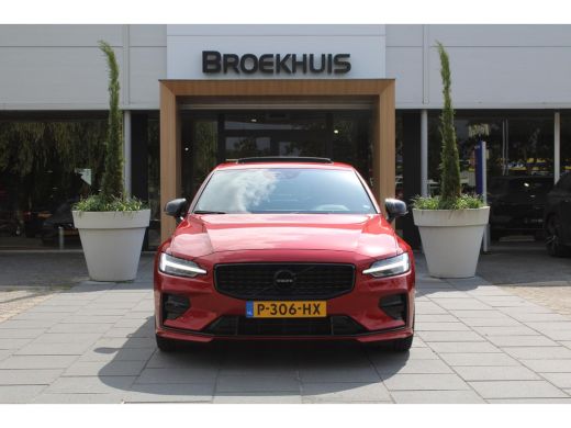 Volvo  S60 B3 R-Design | Styling-Pakket | Panoramisch schuif-/kanteldak | Stoel & stuurwielverwarming | ActivLease financial lease