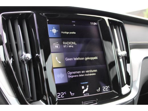 Volvo  S60 B3 R-Design | Styling-Pakket | Panoramisch schuif-/kanteldak | Stoel & stuurwielverwarming | ActivLease financial lease